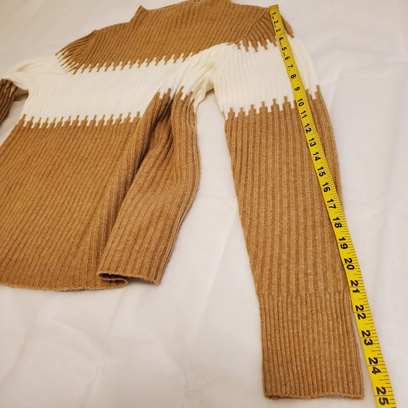 🌟Host Pick!🌟 French Connection Funnel-Neck Camel/White Colorblock Sweater - M - Picture 12 of 13